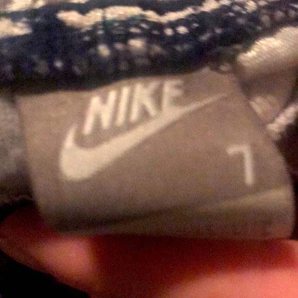 kids shorts size 7. yellow,black and white from Nike - Picture 3 of 3